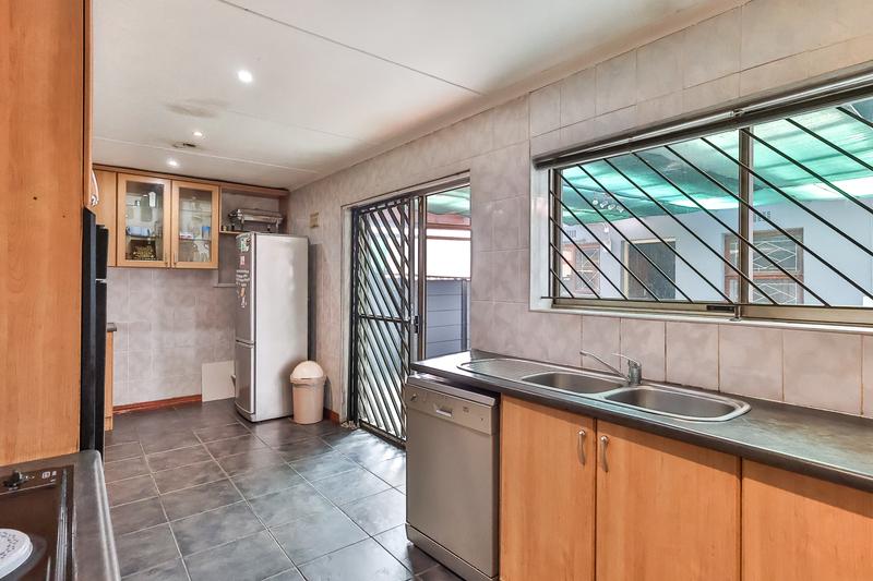 4 Bedroom Property for Sale in Strandfontein Village Western Cape
